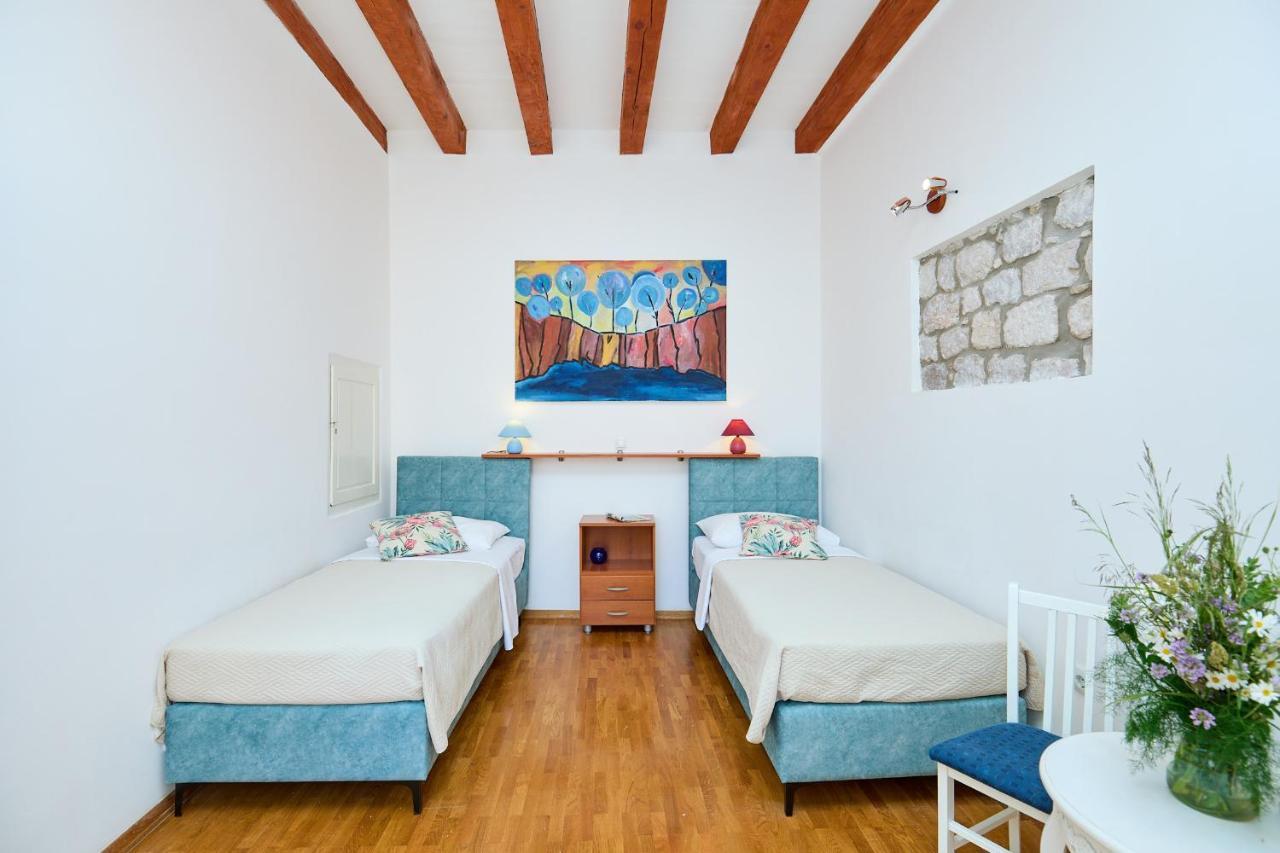 Hedera Estate, Hedera A34 Ragusa