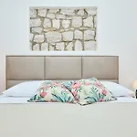 Apartment Ermineous A34